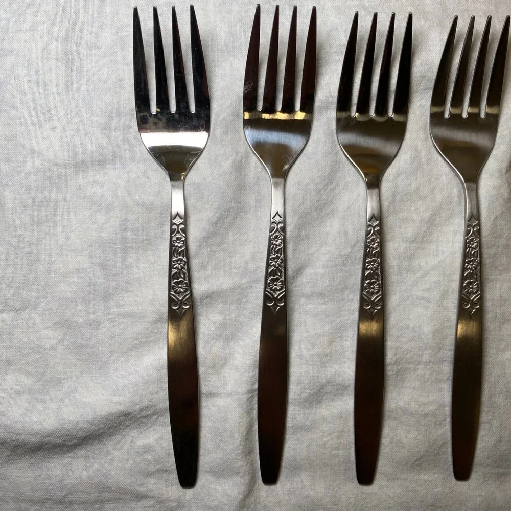 International Stainless INS80 42 Pc Flatware Set 18/8 Floral Service for 8 +2Tsp